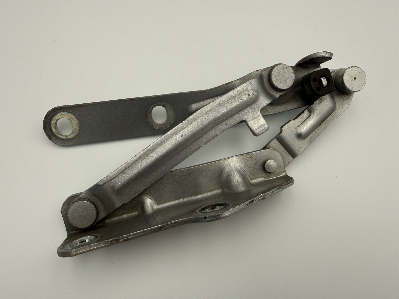 VW TRANSPORTER BONNET HINGE  RIGHT T5 T5.1  SILVER 7H0823302D