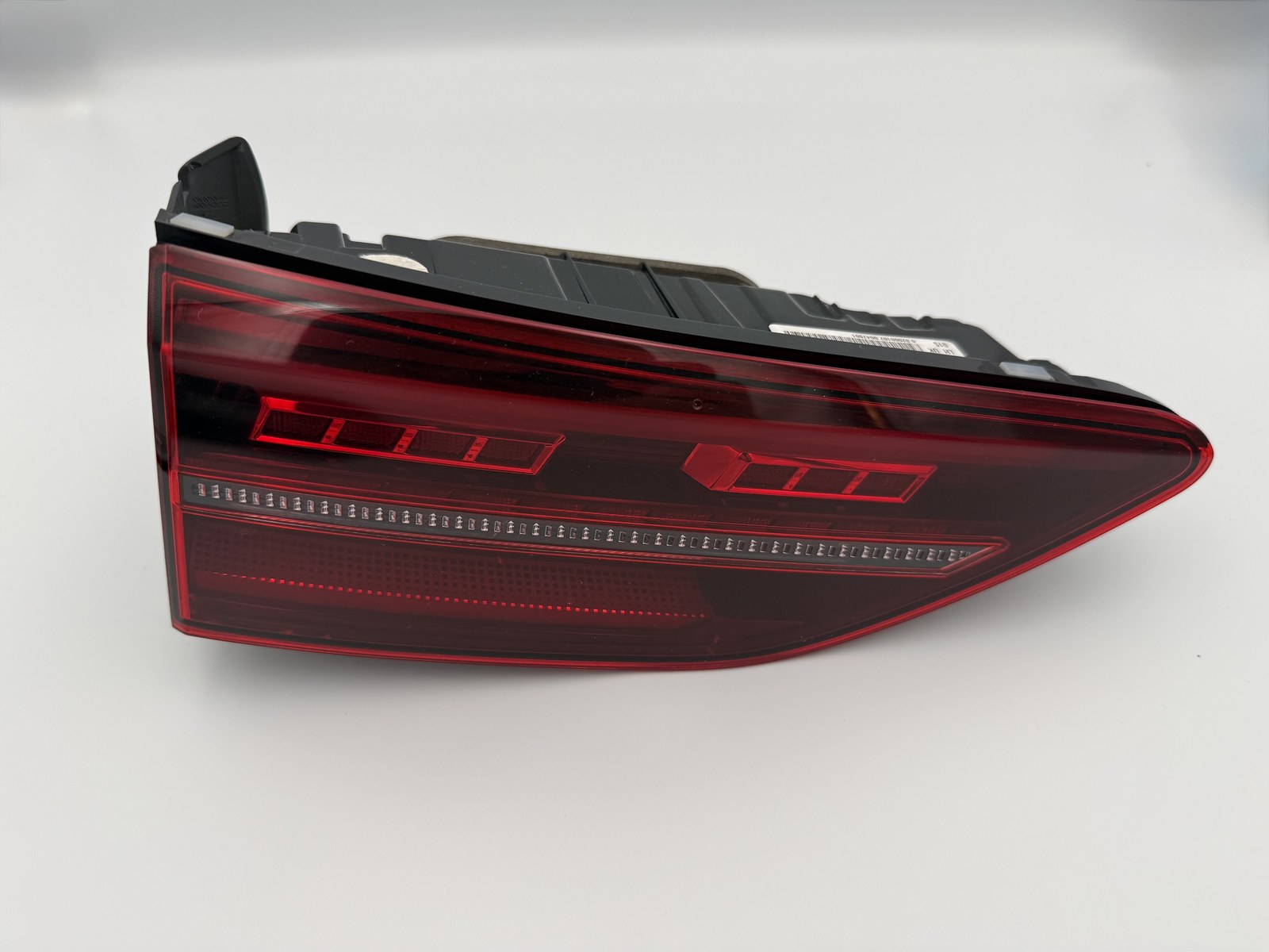 VW GOLF MK8 R GENUINE REAR TAIL LIGHT PASSENGER SIDE INNER 5H0945307A