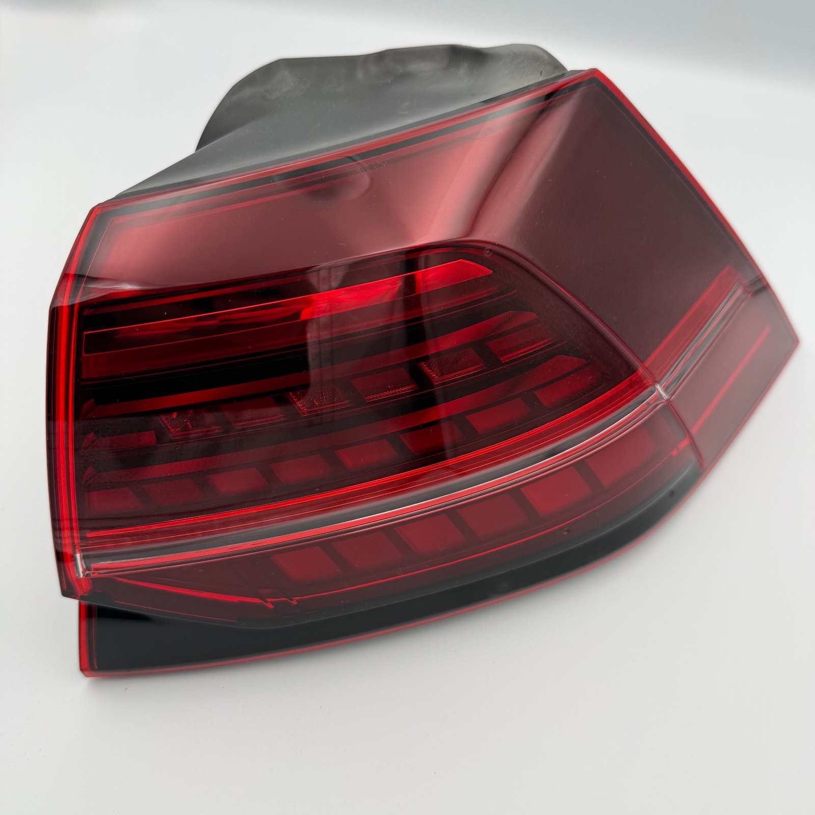 VW GOLF MK7.5 GTI GTD R OUTER TAIL LIGHT REAR LEFT PASSENGER SIDE 5G0945208G
