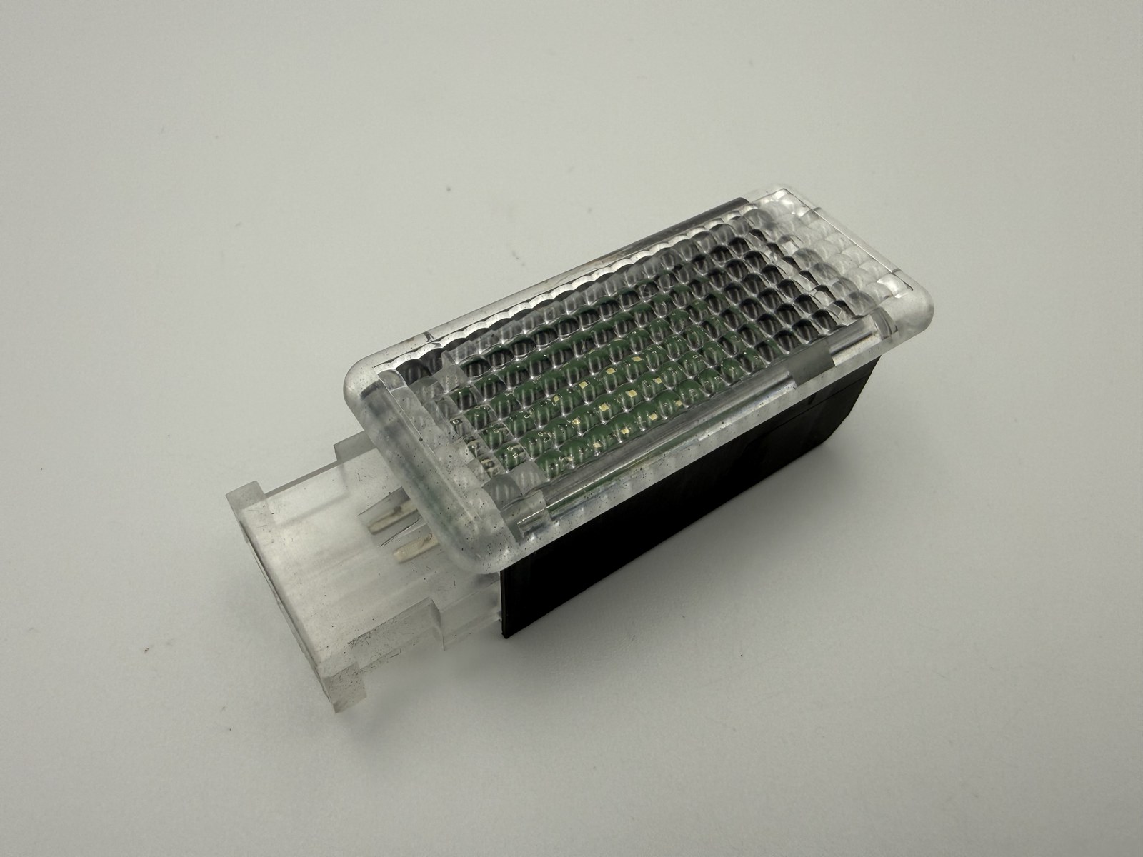 GENUINE VW AUDI SEAT SKODA INTERIOR FOOTWELL LIGHT 5G0947409