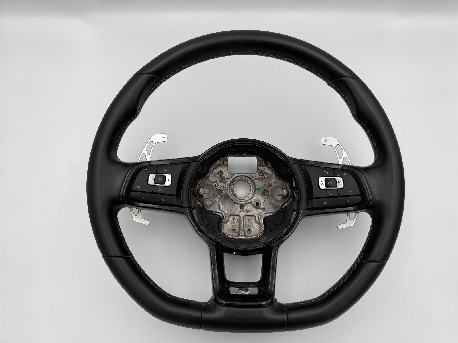 VW GOLF R MK7 MK7.5 LEATHER FLAT BOTTOM STEERING WHEEL BLACK DSG