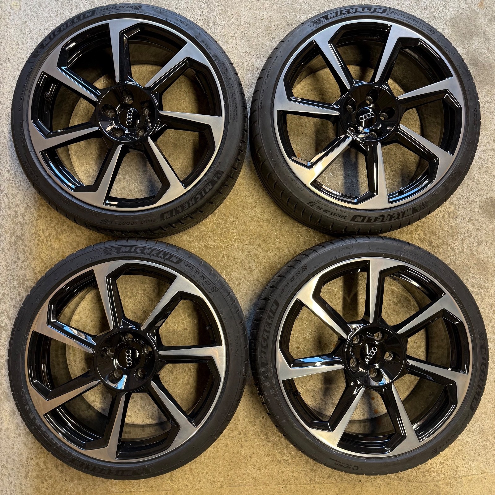 Genuine Audi TT 20" Alloy Wheels Forged TTS TTRS 8S0601025CE 8S0601025CD