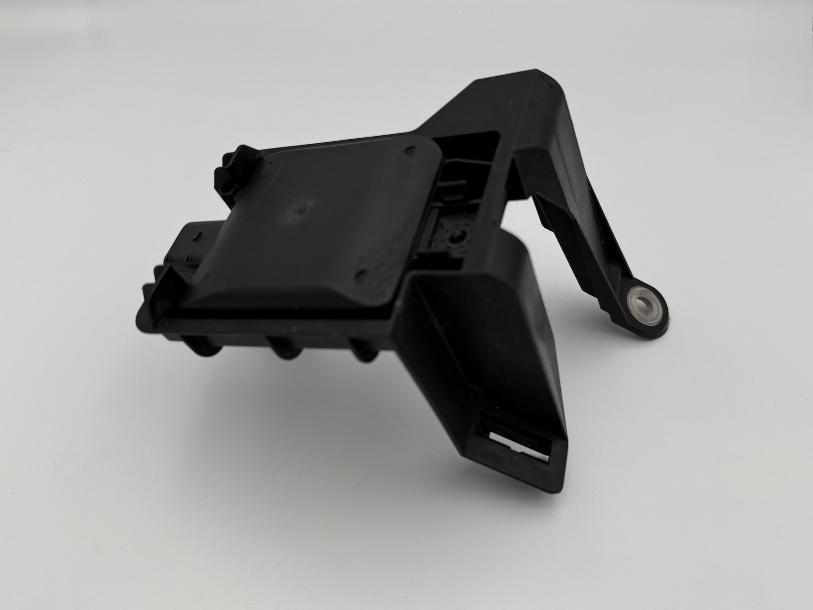 VW GOLF MK8 LEFT REAR RADAR SENSOR & BRACKET 5Q0907561F 2020-2024 2Q0907685J