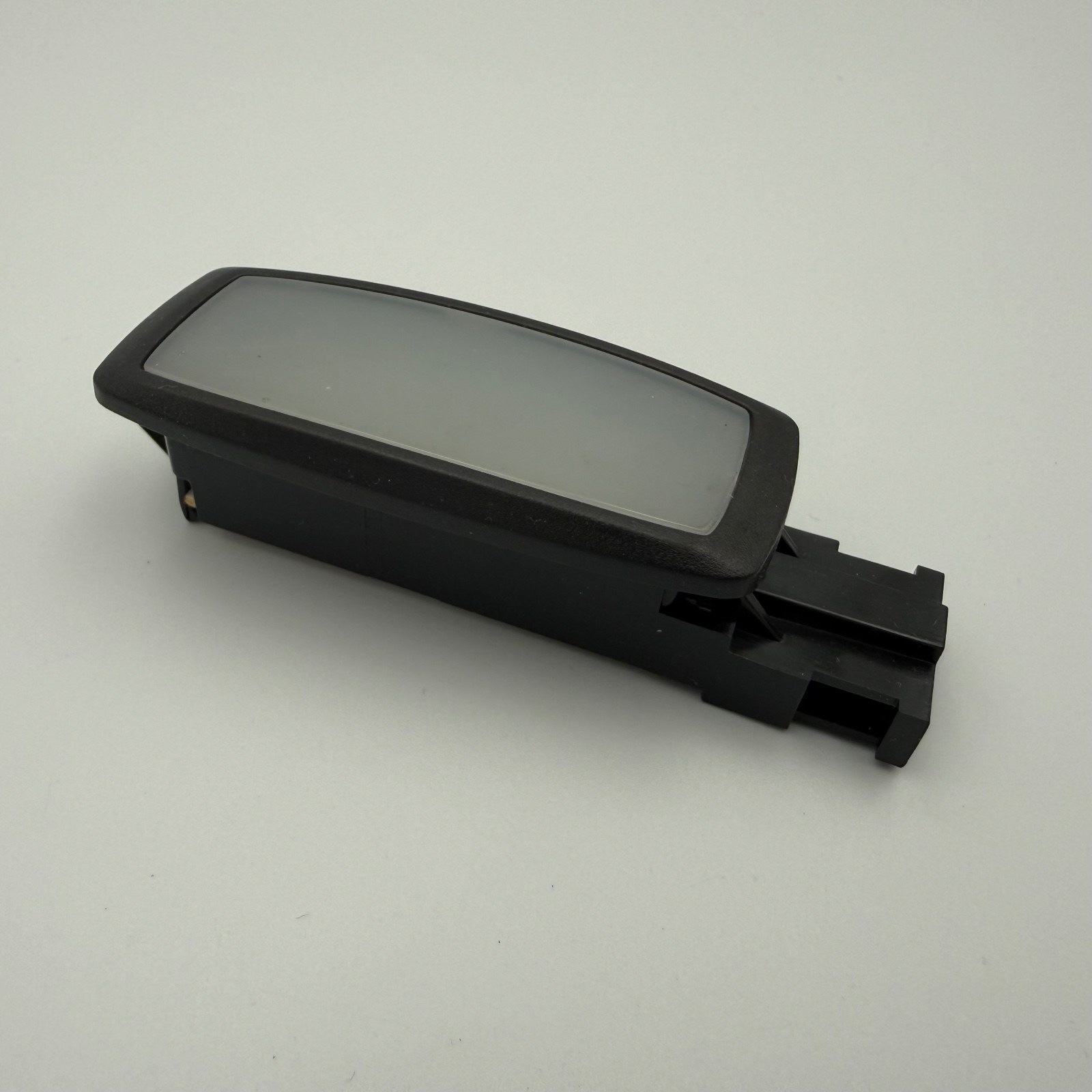 GENUINE VW AUDI SEAT SKODA SUN VISOR LIGHT 5F0947109C 82V BLACK 5F